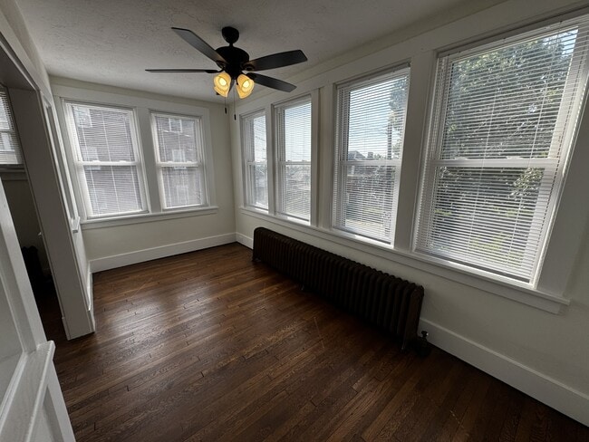Photo - 2975 Belrose Ave Unidad 1