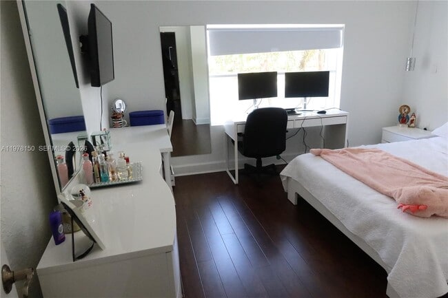 Photo - 10923 NW 70th St