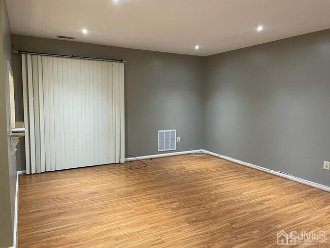 Photo - 1003 Woodbridge Commons Way