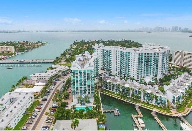 Building Photo - 7900 Harbor Island Dr Unit 1103