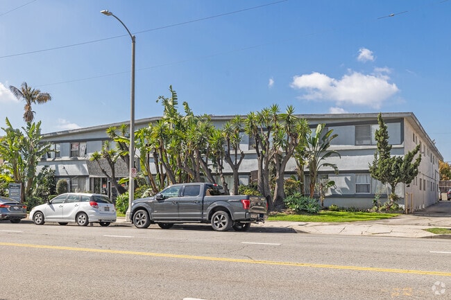 McLaughlin Apartments