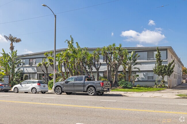 Photo - McLaughlin Apartments