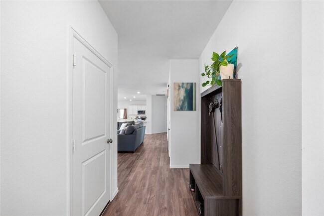 Photo - 237 Augustine Wy