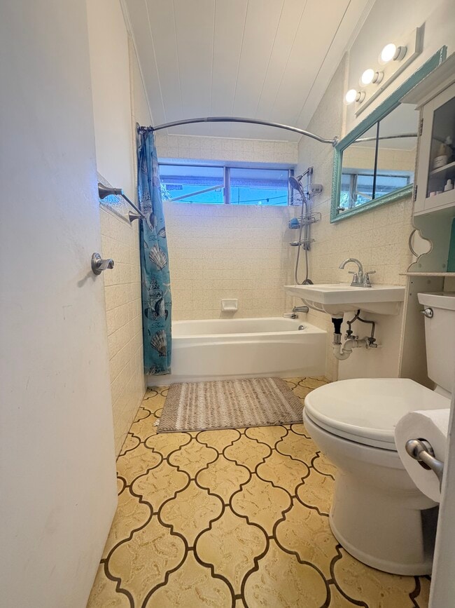 Photo - 11914 Volunteer Ave