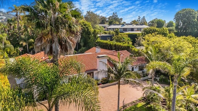 Photo - 114 S Layton Dr