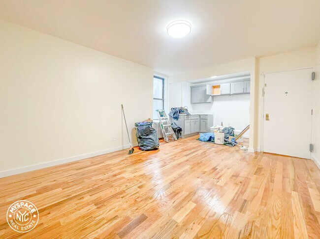 Photo - 381 Berry St Unidad 4B