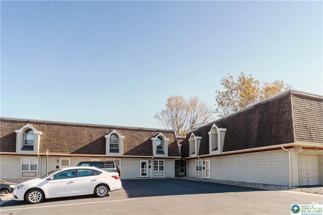 Building Photo - 1410 Primrose Ln Rental
