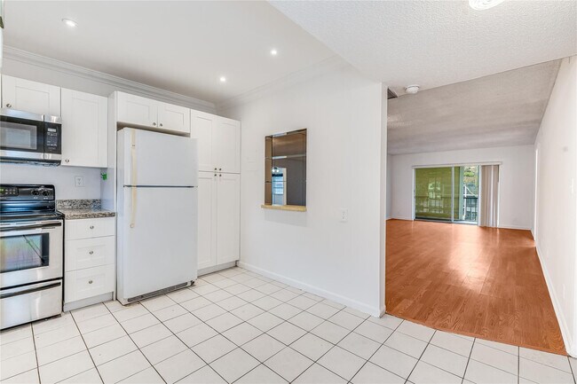 Photo - 8940 S Hollybrook Blvd Unidad 307