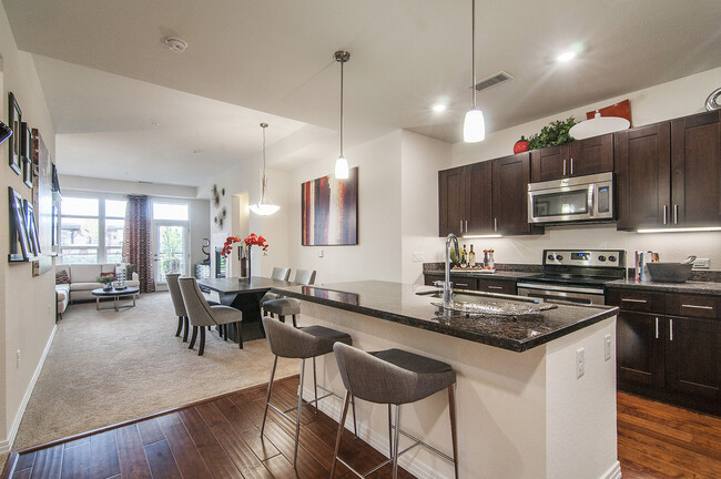 Amberley at Inverness | Apartamentos en Englewood, CO | Cocina - Amberley at Inverness Apartamentos