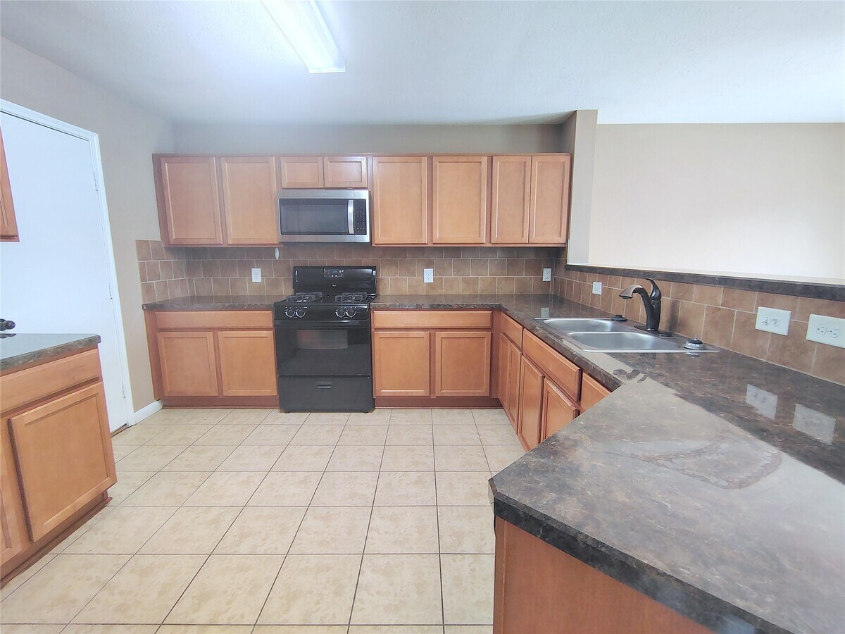 Photo - 1206 Larks Trace Ln