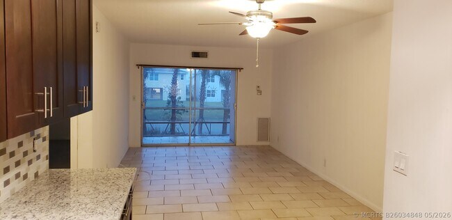Photo - 1021 Crystal Lake Dr Unit 203