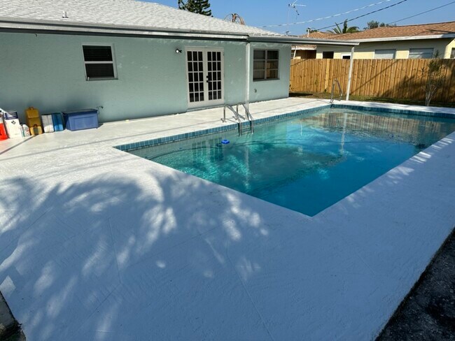 Photo - 155 Englewood Heights Rd