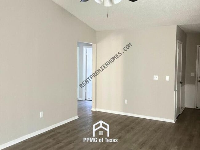 Photo - 1812 Mark Trail