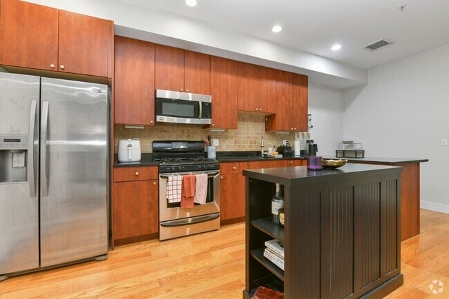 Building Photo - 327 W Broadway Unit 1 Rental