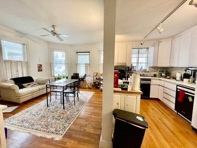 Photo - 54 Fayette St Unidad 1