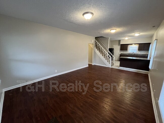 Photo - 1629 Hoefgen St