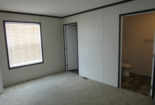 Photo - 415 Deerfield Ln