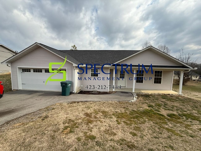 Building Photo - 3 bedroom 2 bath single family home