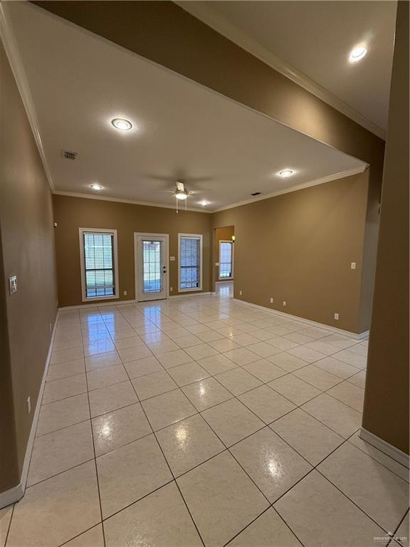 Photo - 18 Kayla Ave