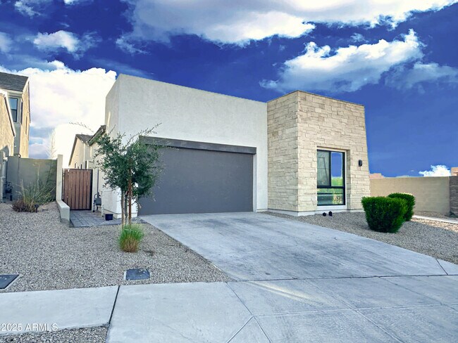 Photo - 9414 S 7th Pl