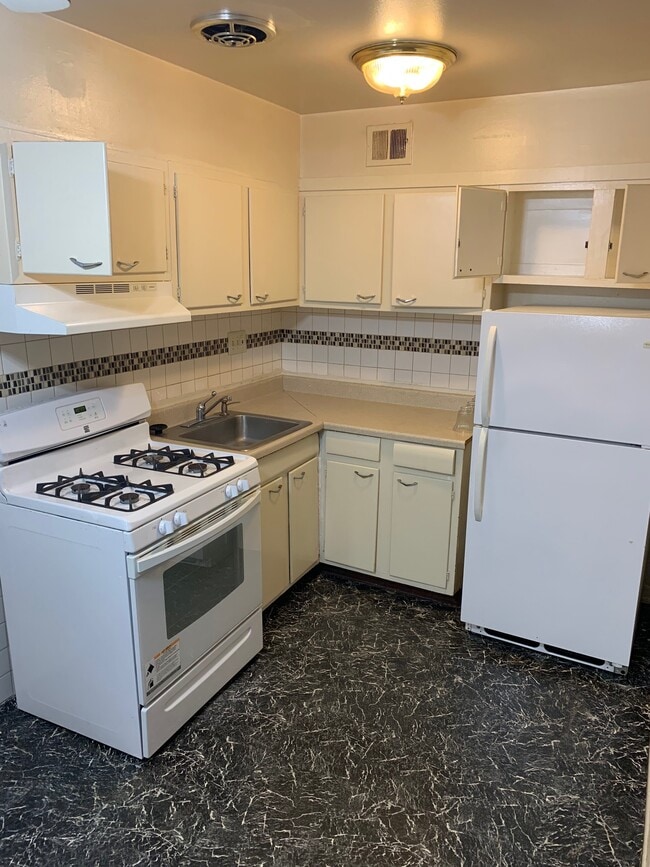 Building Photo - 1603 28th St SE Rental
