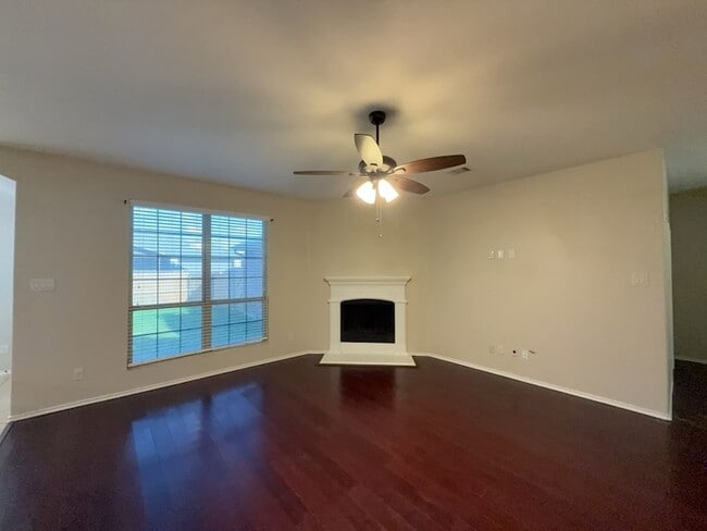 Photo - 2333 Cedarwood Dr
