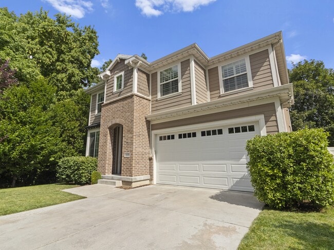 Photo - 1319 E Foxmont Ln