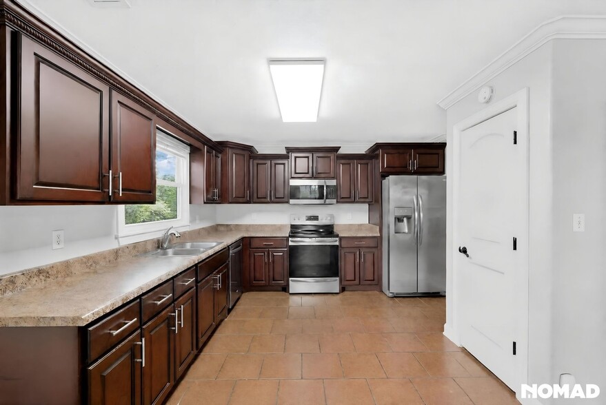 82 Grove Hill Ln