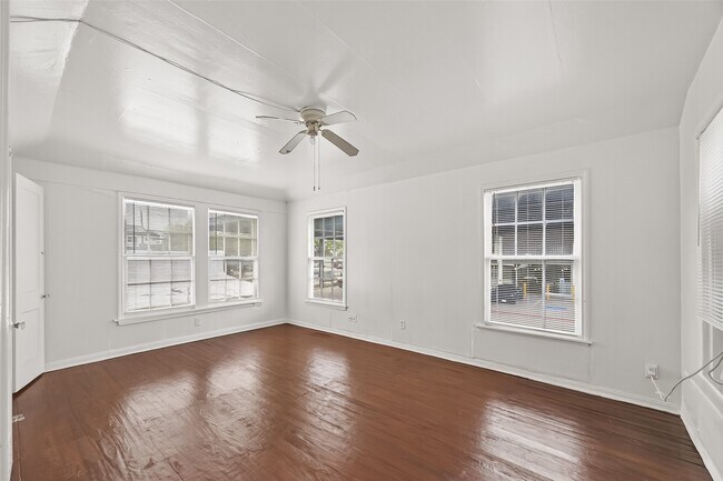 Building Photo - 4212 Woodhead St Unit B
