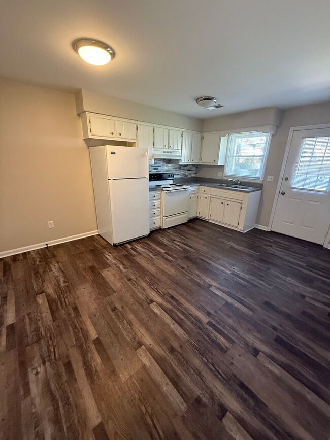 Building Photo - 2 Bedroom, 1 Bathroom in Nicholasville!