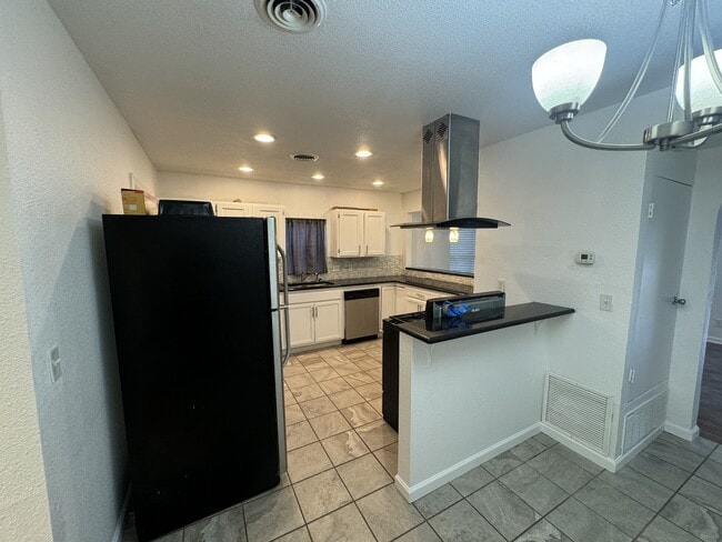 Photo - 805 W Quay Ave