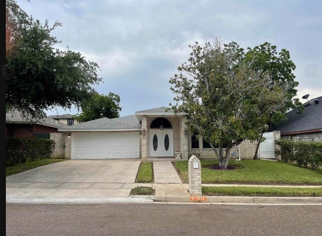 Building Photo - 1717 Woodland Dr Rental