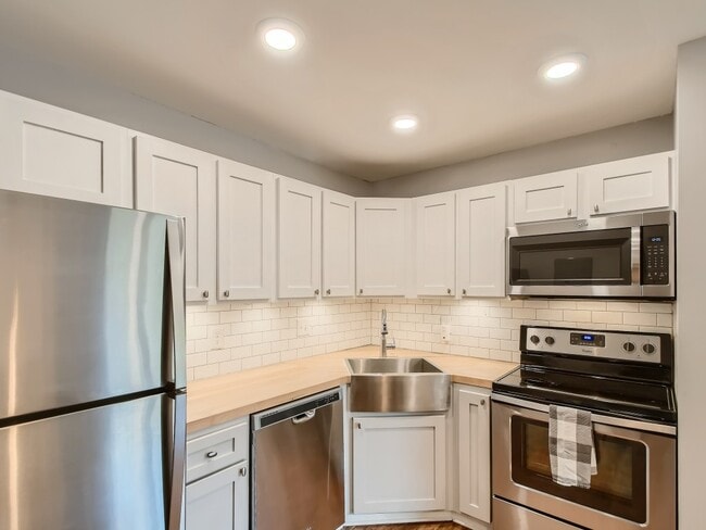 Stainless steel appliances - 2100 Ridge Dr Unit 21