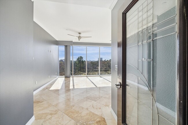 Building Photo - 2515 Washington Ave Unit C