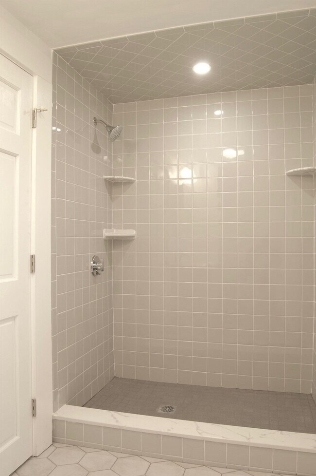 105 Clarendon St Unit 3