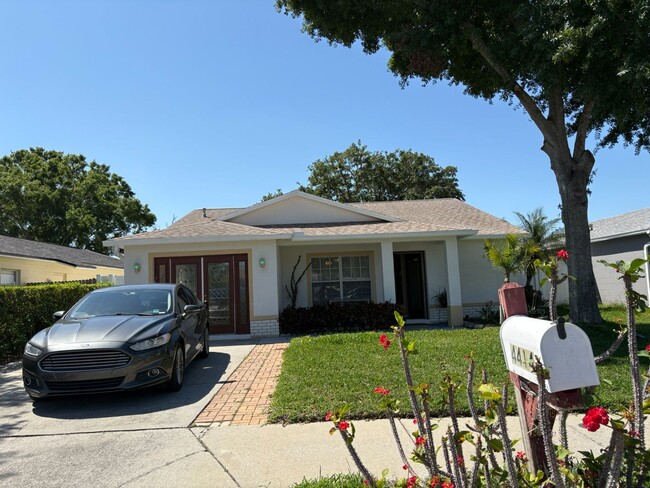 4 bedroom with bonus room near MacDill - 4 bedroom with bonus room near MacDill House