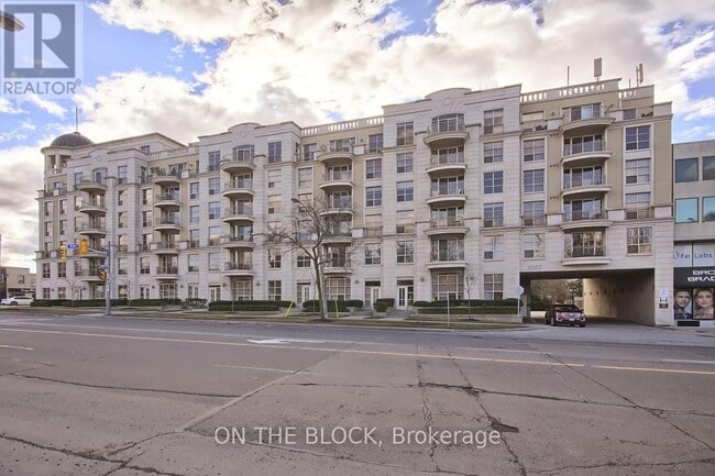 Photo - 3085 Bloor St W Unit 112