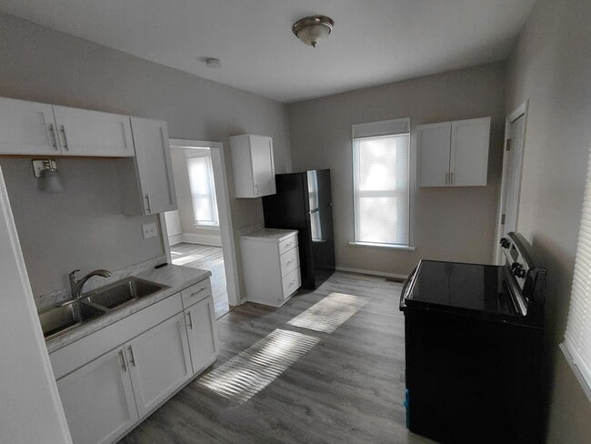 Photo - 316 Maple Ave Unidad 320 Maple Back House