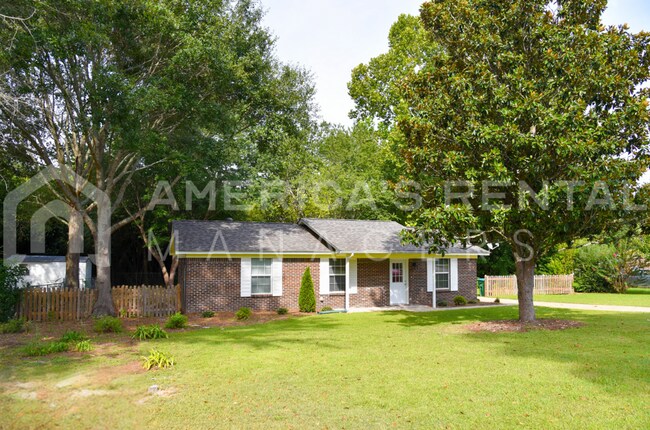 Photo - Charming Home for Rent In Jemison, AL!! Available to View Now!!!