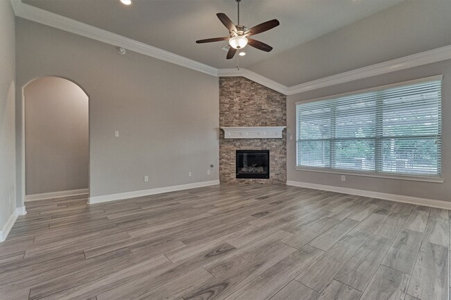 Photo - 180 Racetrack Ln