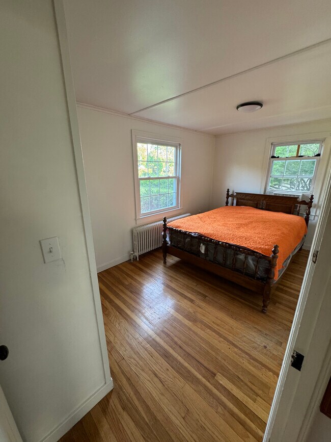 14 Loring Ln