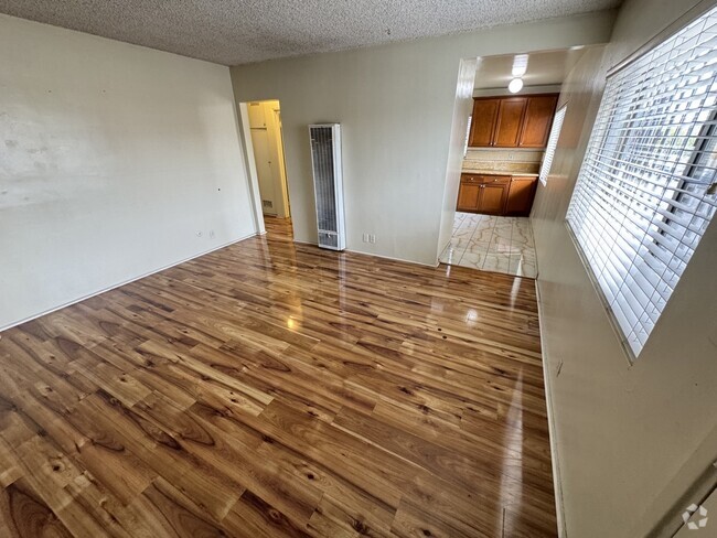 Building Photo - 6103 Wall St Unit 6103 Rental