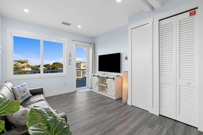 Photo - 811 104th St Unidad ID1325586P