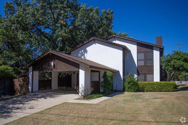 Building Photo - 2301 Mistletoe Dr Rental
