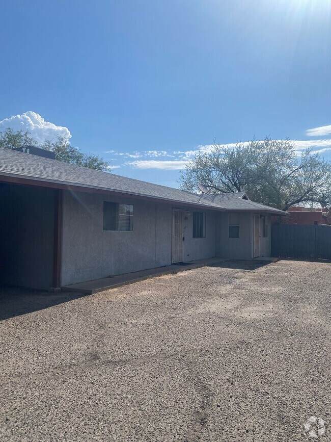 Building Photo - Sparkman Triplex Unit 2882 Rental