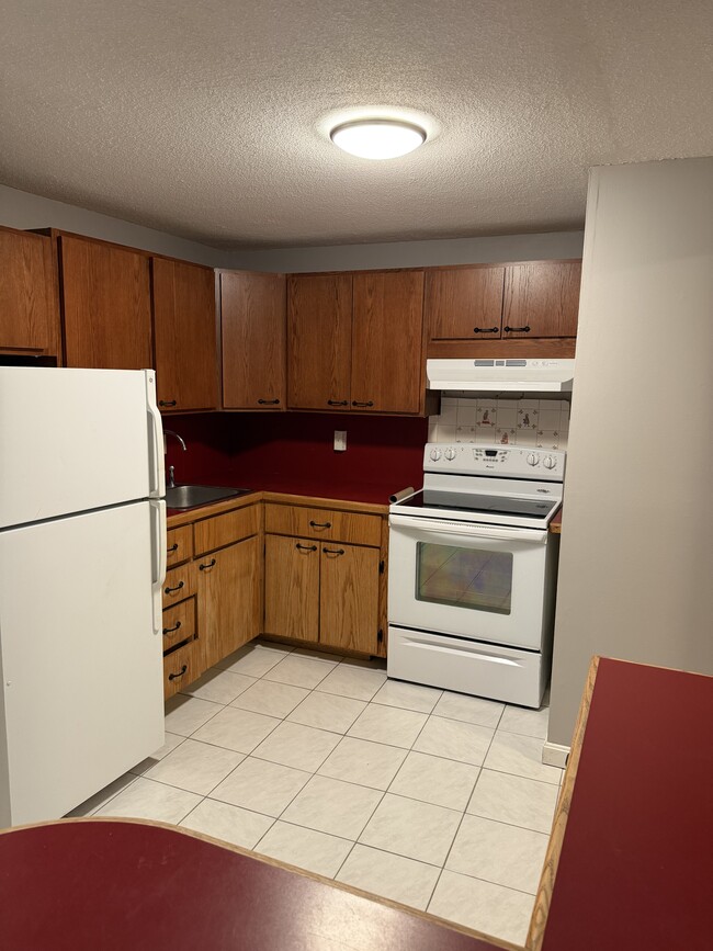 Photo - 12 English Village Rd