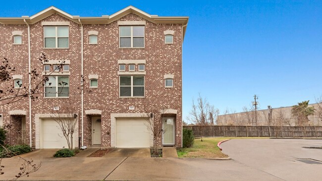 Building Photo - 5941 S Loop E Rental