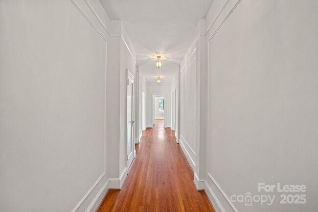 Photo - 301 W 10th St Unit 502