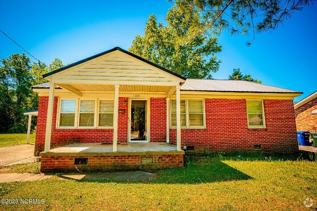 Building Photo - 1105 Sycamore Rd Rental