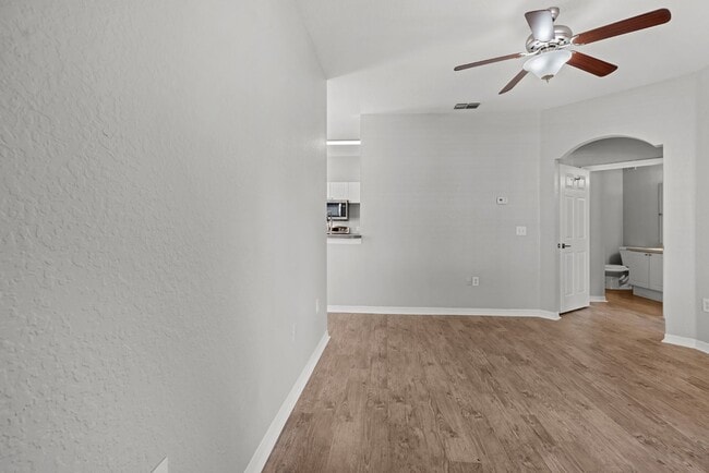 Photo - Crescent Place - 15-100 Unit 15-100
